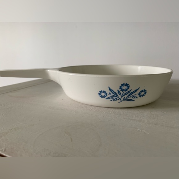 Corningware skillet 6.5 in - Picture 1 of 3